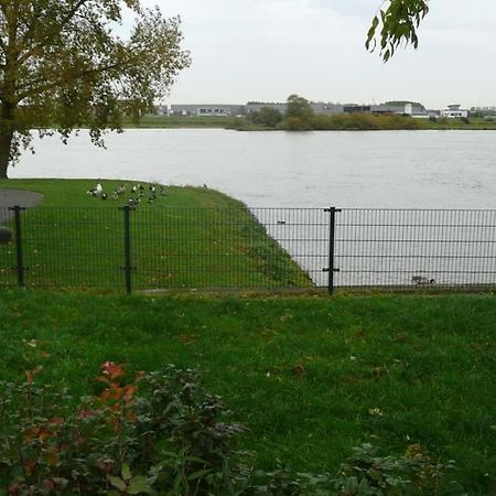 De Zilveren Karper IJsselmuiden Ngoại thất bức ảnh
